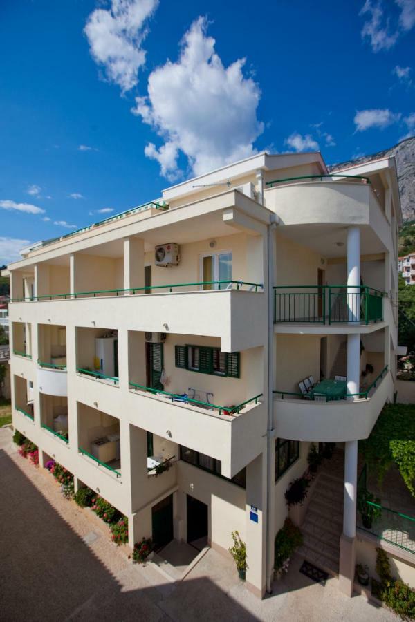 Apartments Smiljka II Tučepi Exterior foto